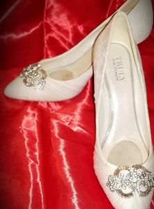 BRIDAL SHOES. SIZE 8M. WORN ONCE.
